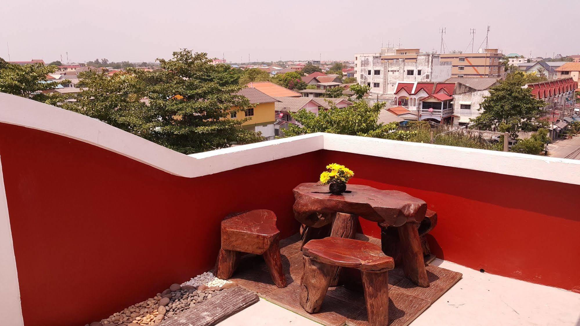 Suansin Art Garden Aparthotel Ban Lat Krachaeng Exterior foto